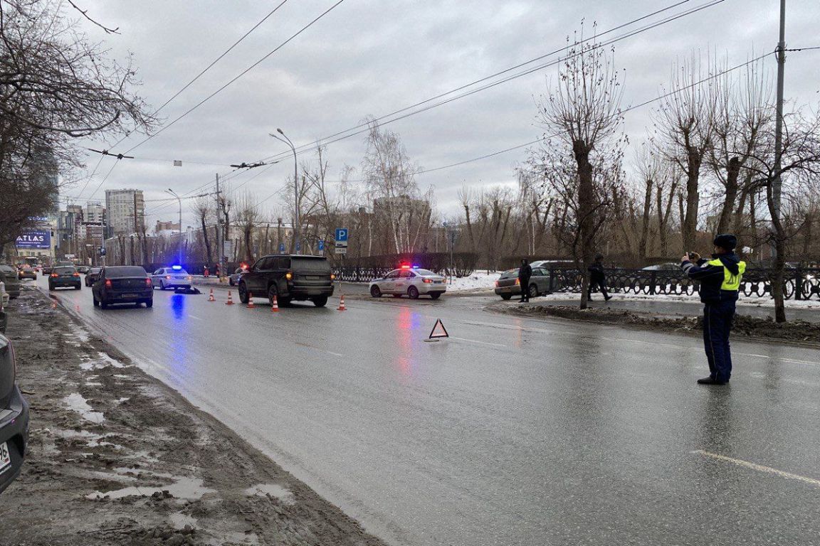 В Екатеринбурге водитель насмерть сбил 78-летнюю женщину на Белинского -  «Уральский рабочий»